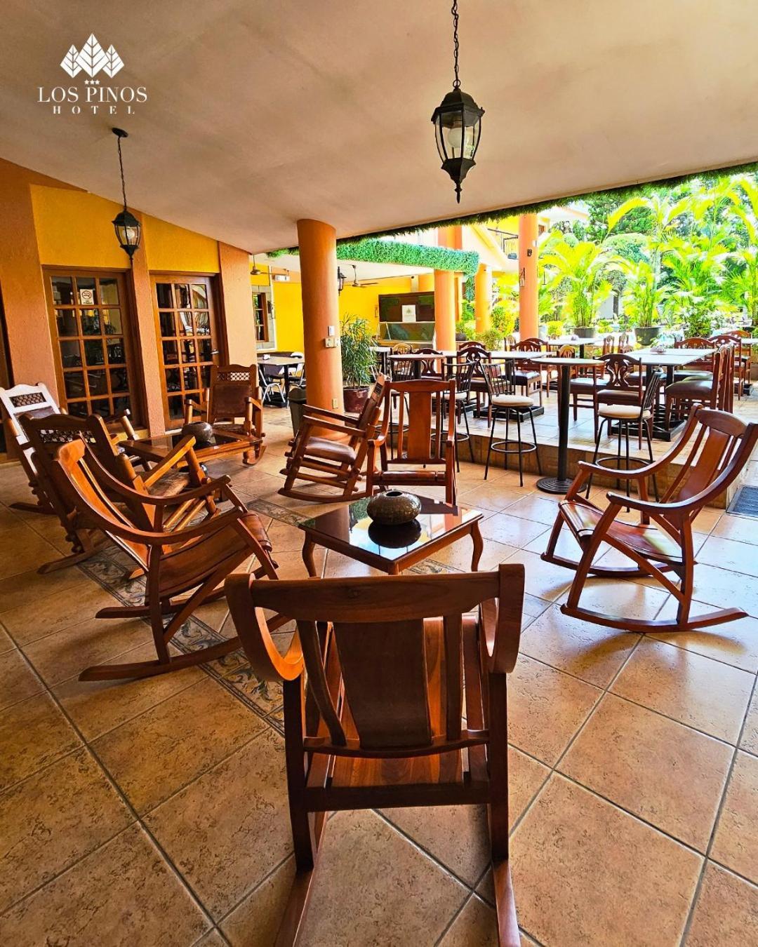 Hotel Los Pinos Managua Exterior photo