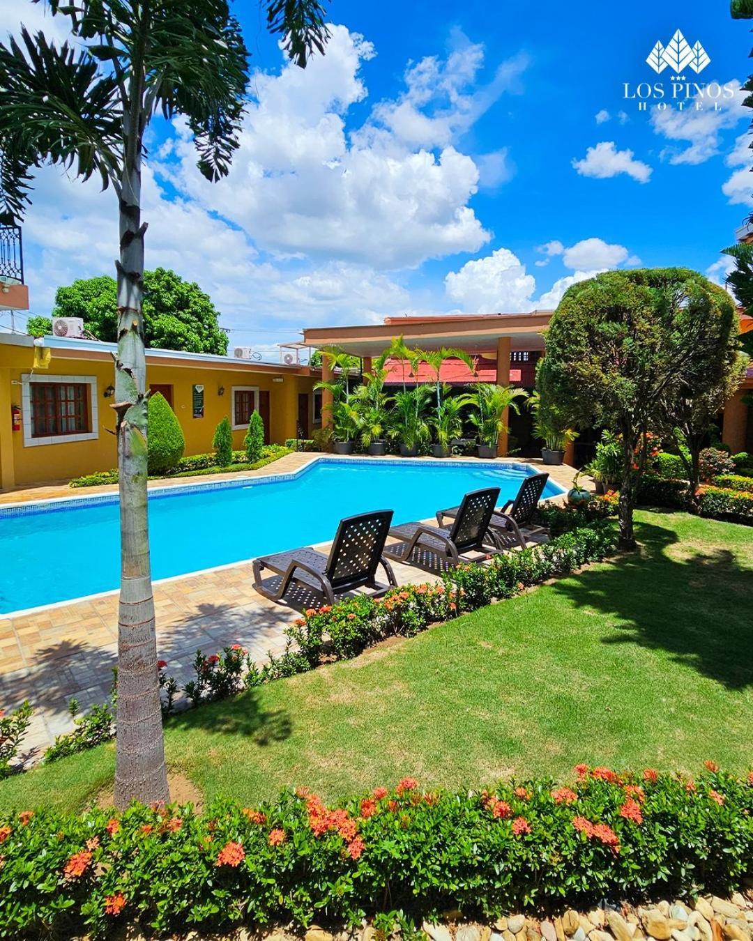 Hotel Los Pinos Managua Exterior photo