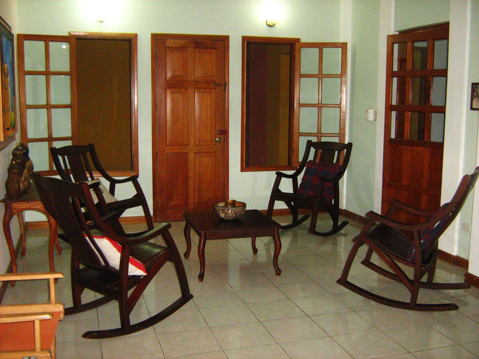 Hotel Los Pinos Managua Exterior photo