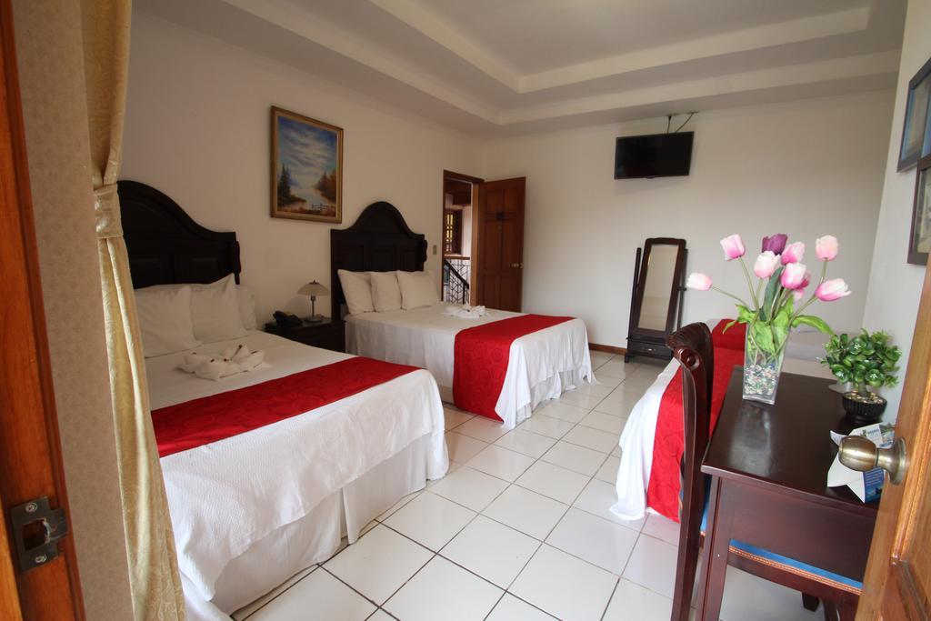 Hotel Los Pinos Managua Exterior photo