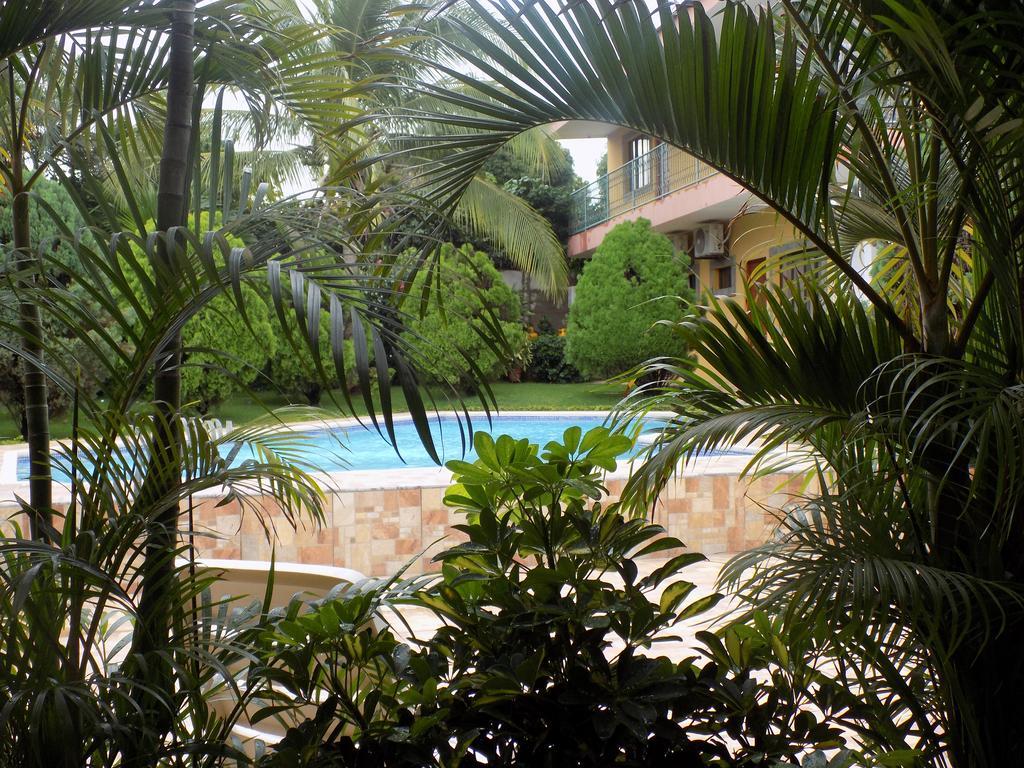 Hotel Los Pinos Managua Exterior photo