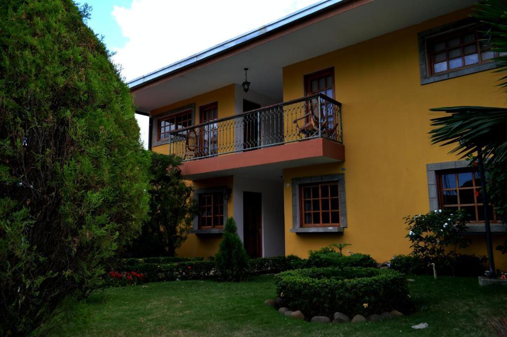 Hotel Los Pinos Managua Exterior photo