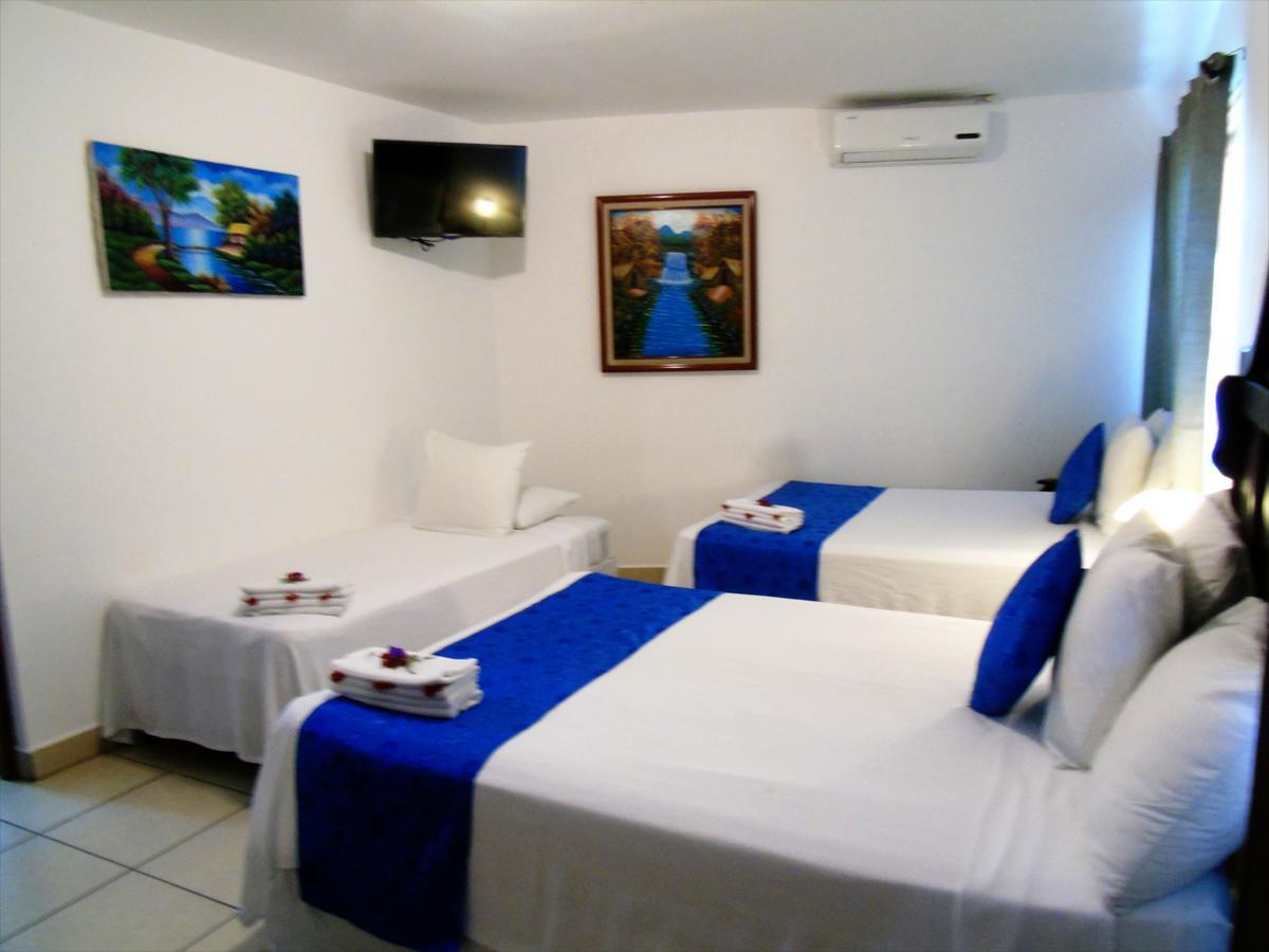 Hotel Los Pinos Managua Exterior photo
