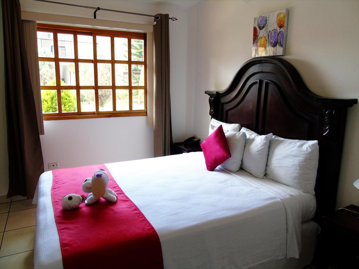 Hotel Los Pinos Managua Exterior photo